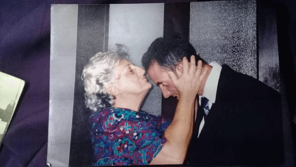 Te Extraño, Madre Querida (Version 1)